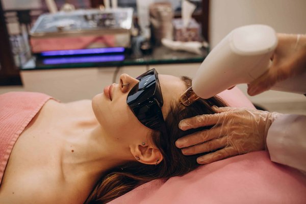 Comment stimuler l'odorat d'un chat d'appartement à travers des jeux olfactifs ?